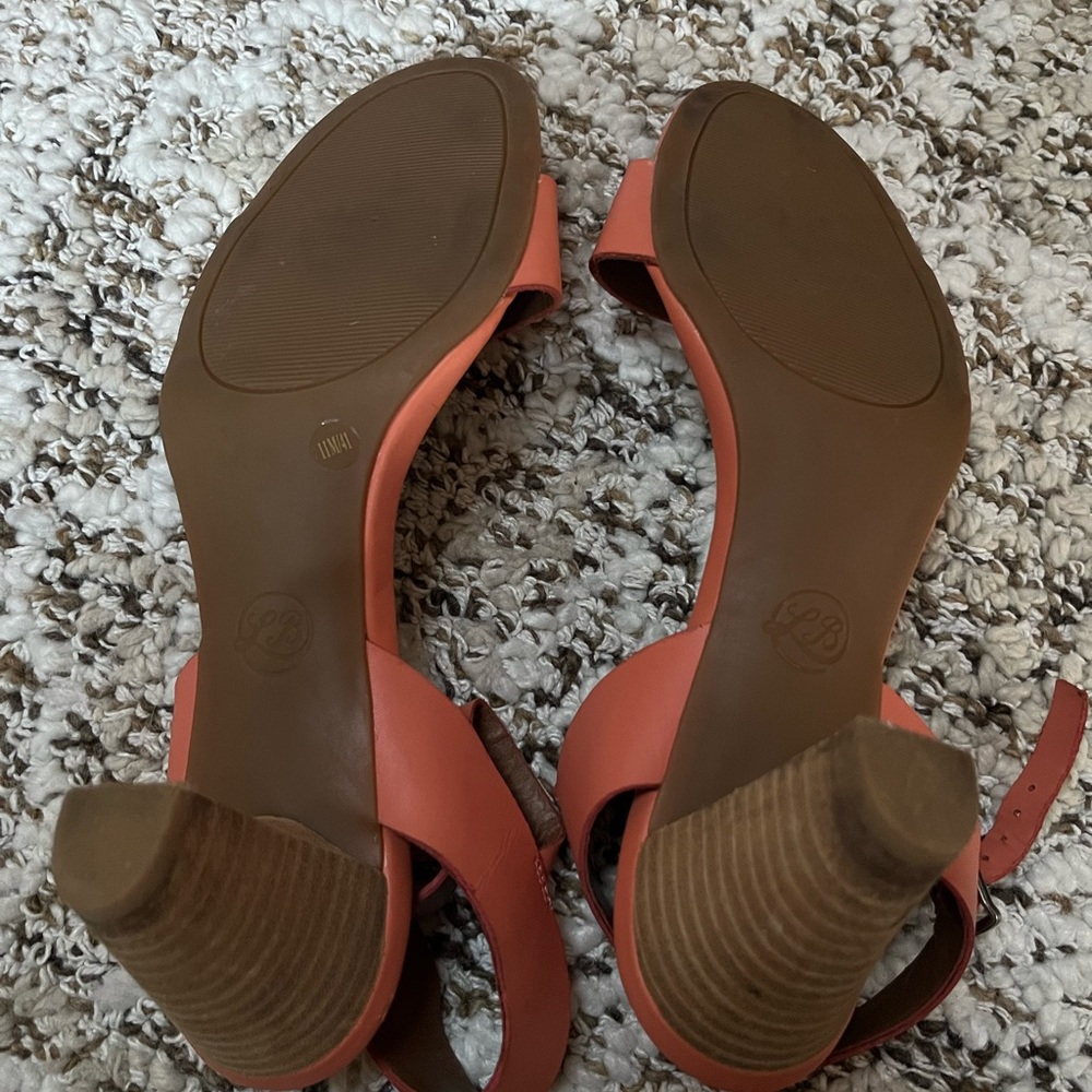 Coral Lucky Brand sandal heels size 11. - Picture 3 of 3